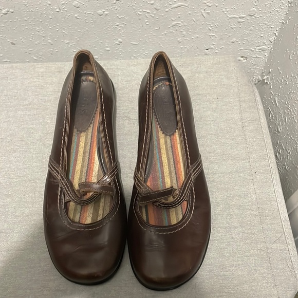 Clarks Shoes - Brown Mary Jane Clark’s